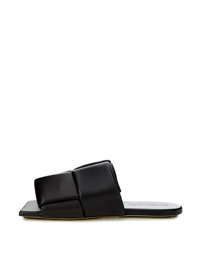 Bottega Veneta Elegant Black Leather Sandals Bottega Veneta