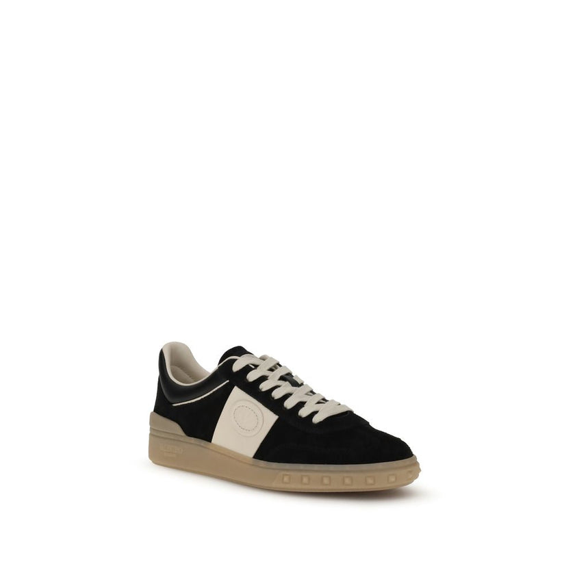 Valentino Garavani Black Calf Leather Bos Taurus Low Top Sneakers Valentino Garavani